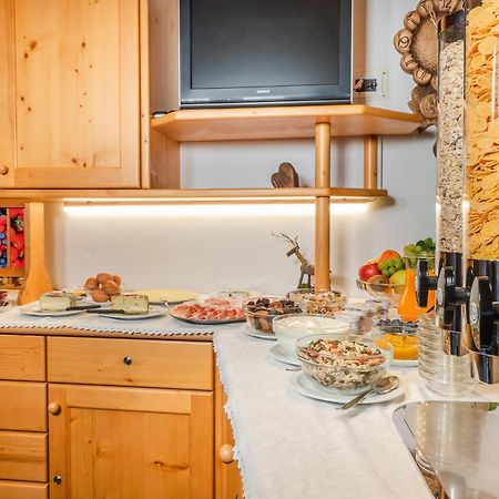 Garni La Grambla Hotel Selva di Val Gardena Bagian luar foto