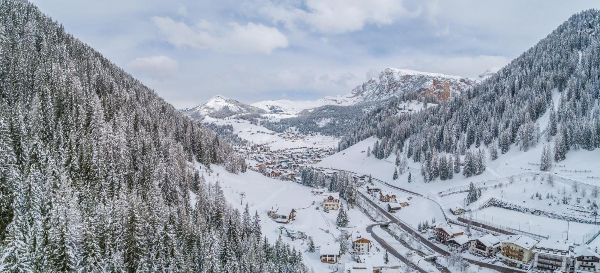 Garni La Grambla Hotel Selva di Val Gardena Bagian luar foto