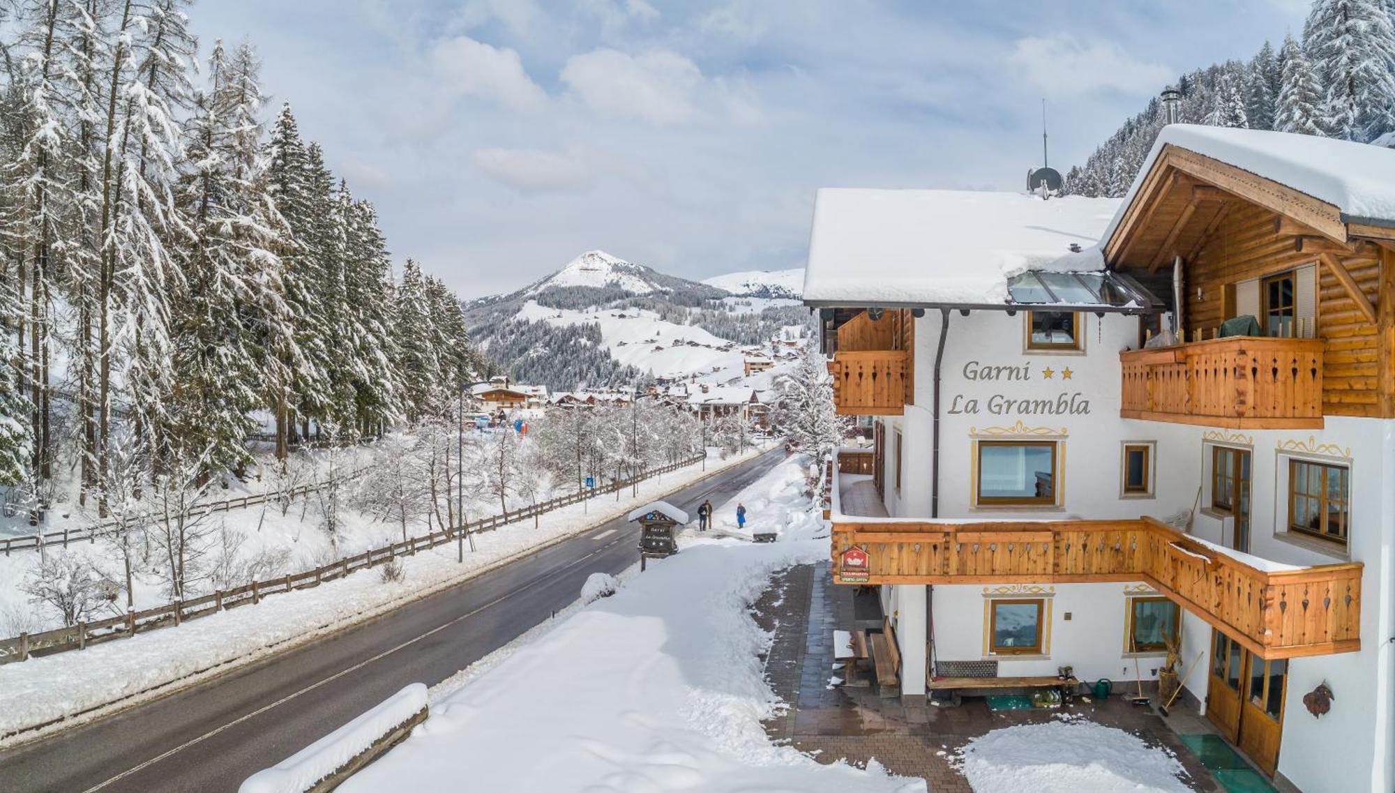 Garni La Grambla Hotel Selva di Val Gardena Bagian luar foto