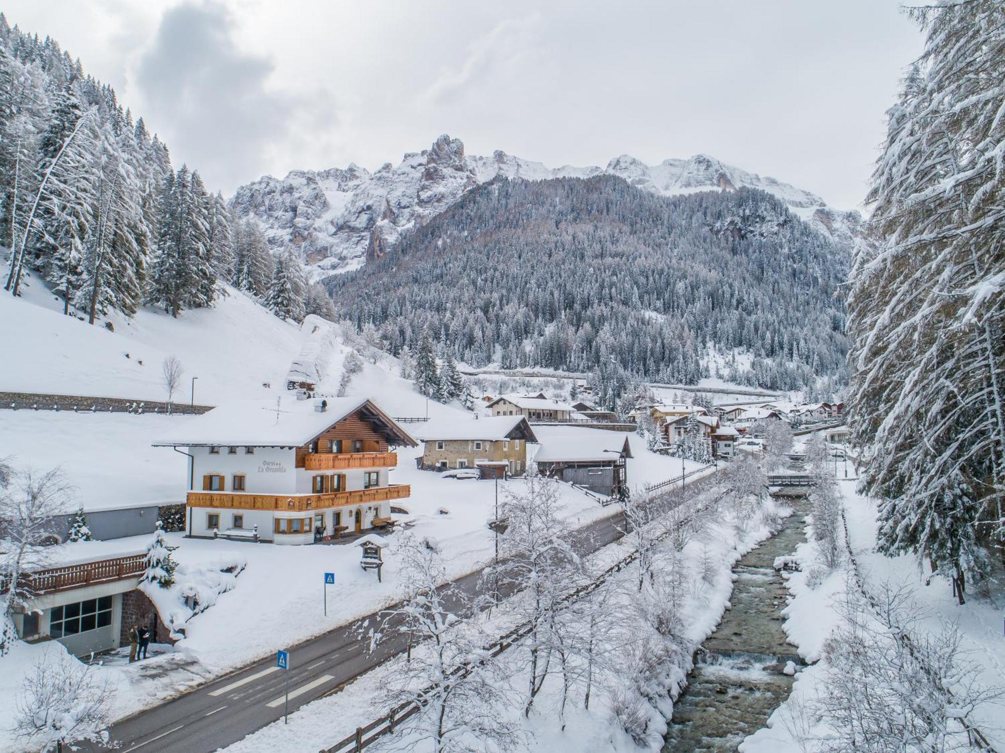 Garni La Grambla Hotel Selva di Val Gardena Bagian luar foto