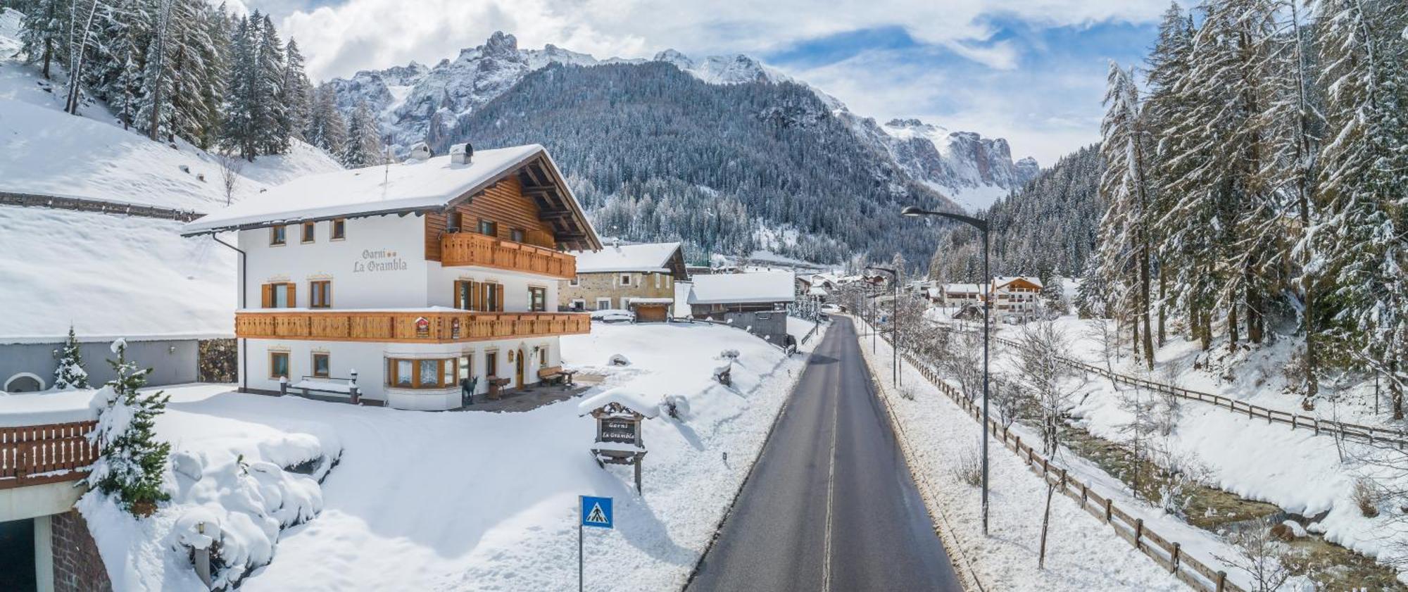 Garni La Grambla Hotel Selva di Val Gardena Bagian luar foto